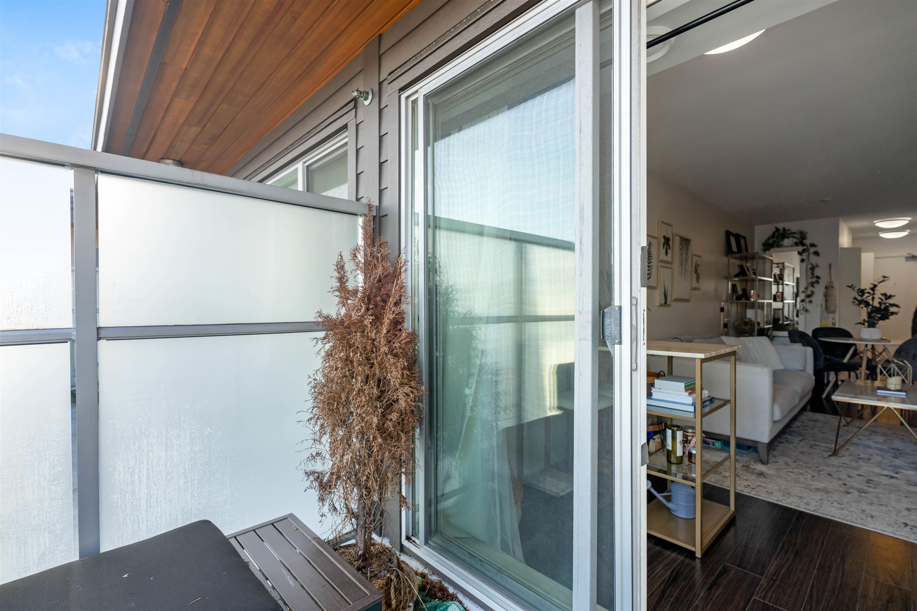 515-2888 2nd Avenue 26