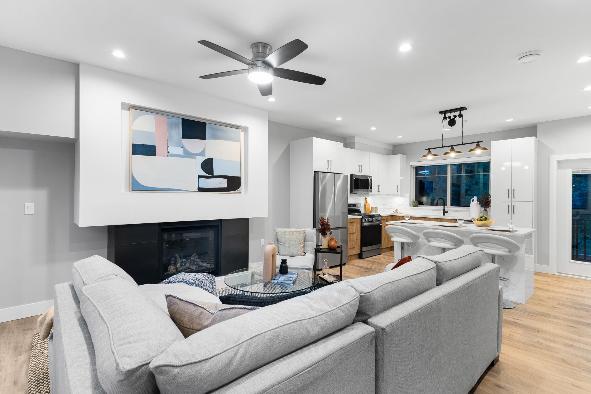 12-23710 133 Avenue 8