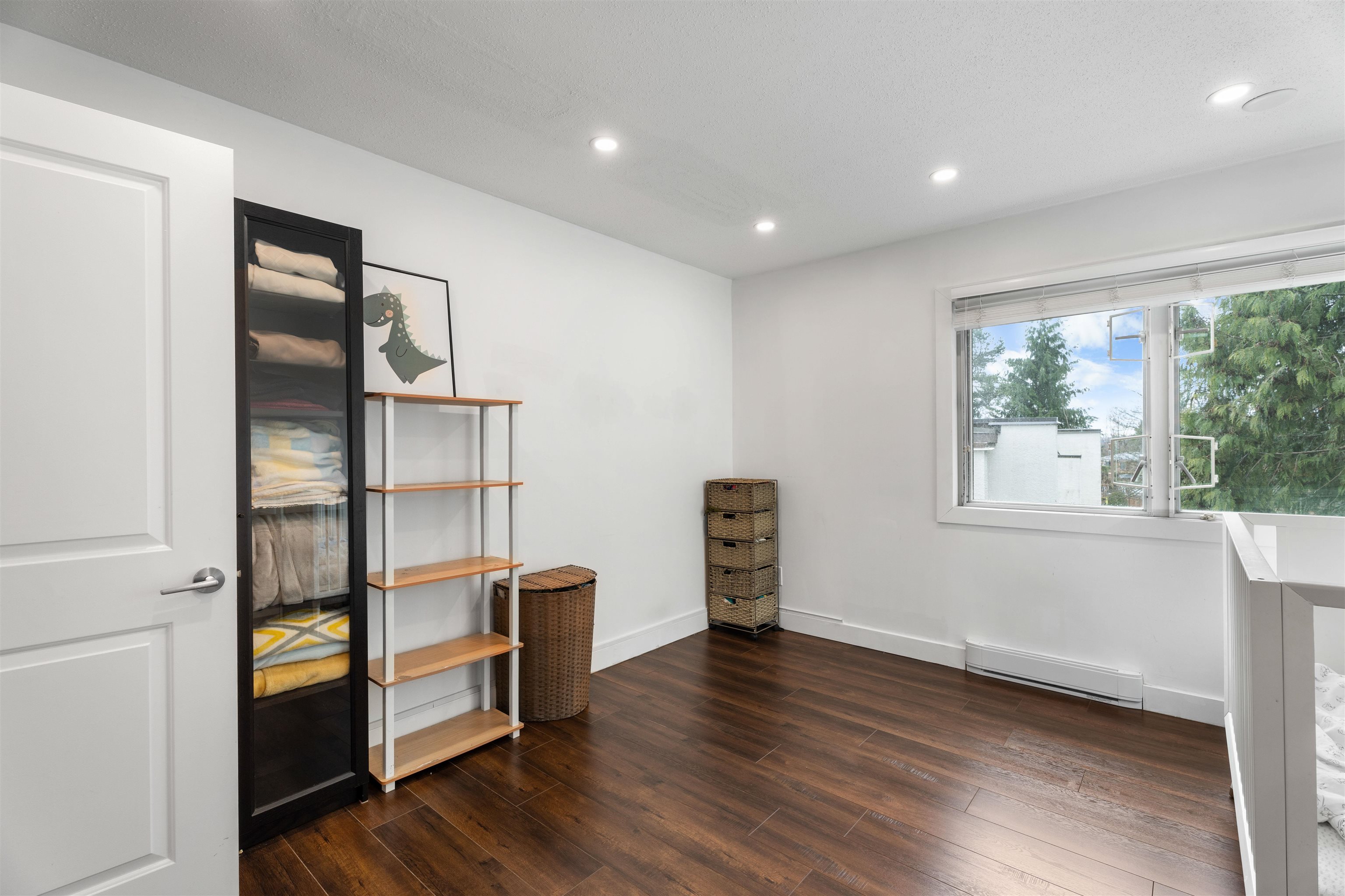 8-7311 Montecito Drive 24