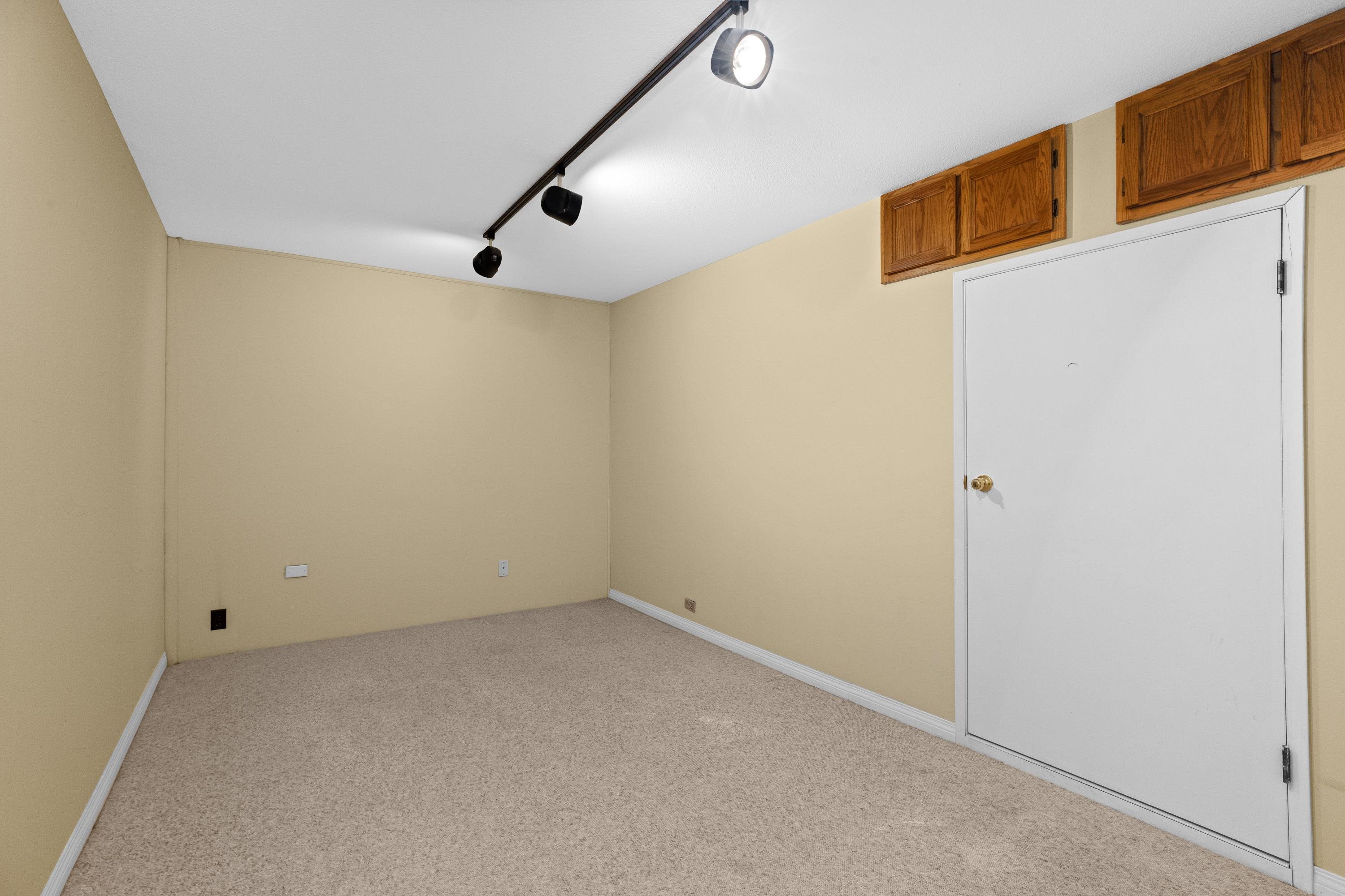 3710 Pandora Street 21