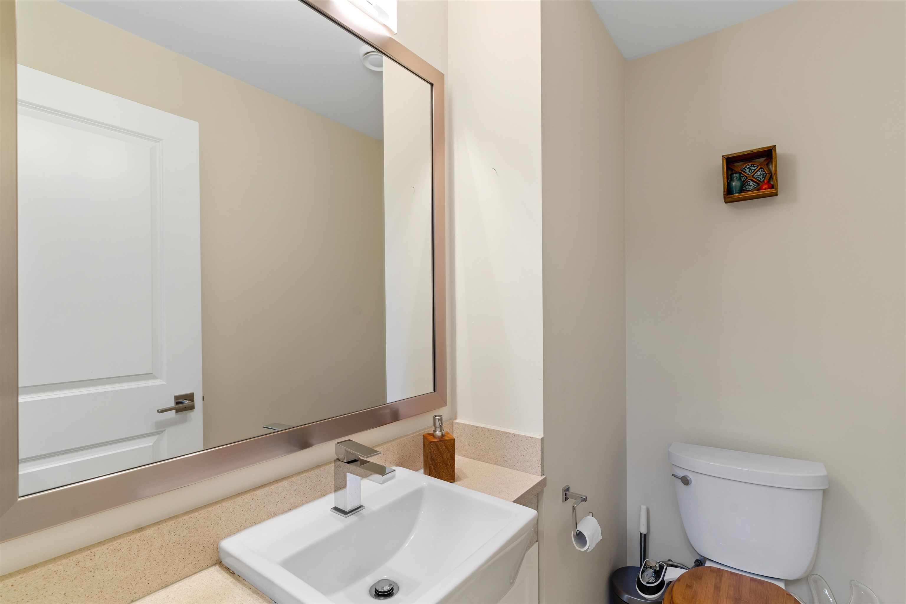 10-757 Orwell Street 15