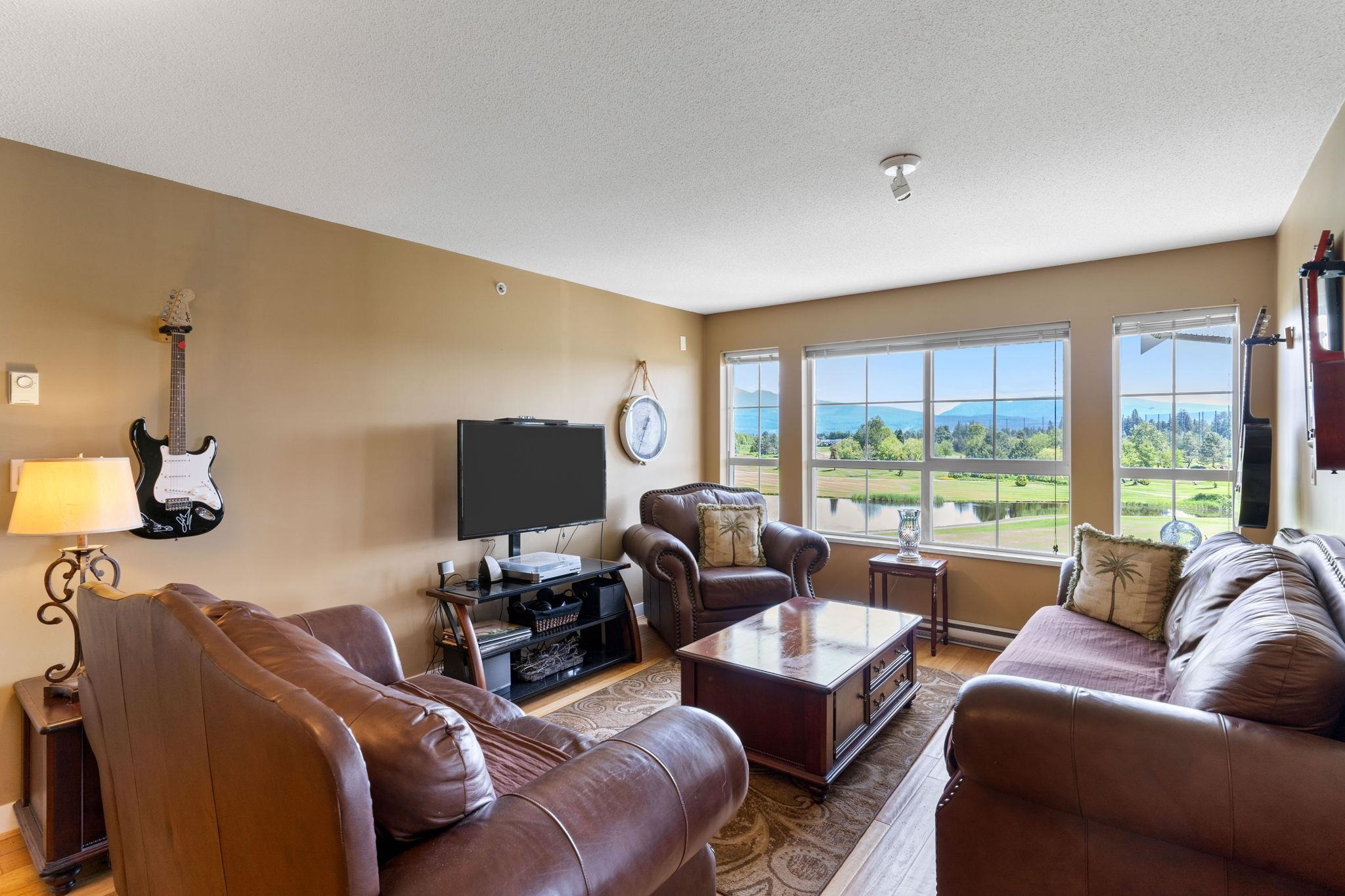 404-19677 Meadow Gardens Way 4