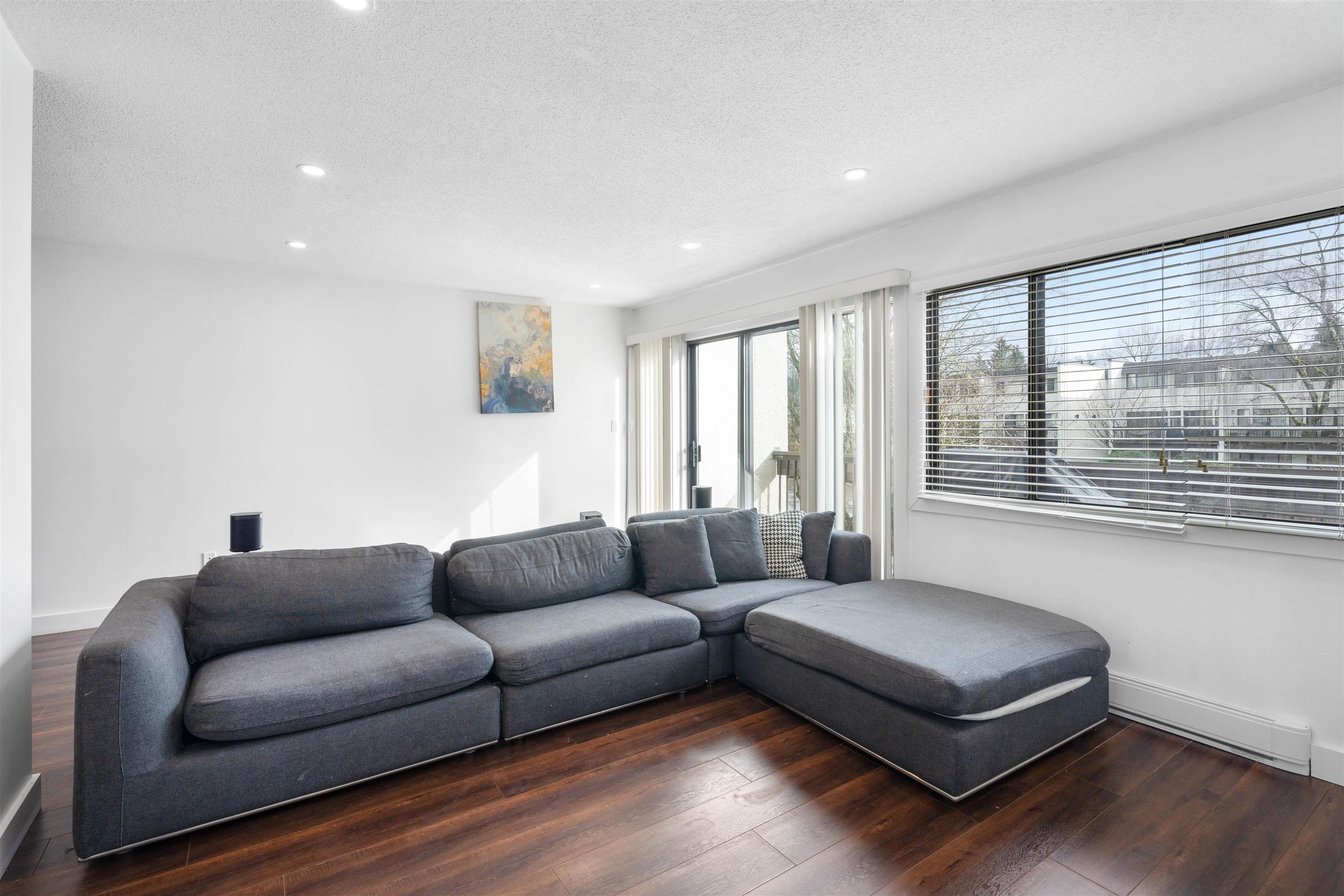 8-7311 Montecito Drive 4