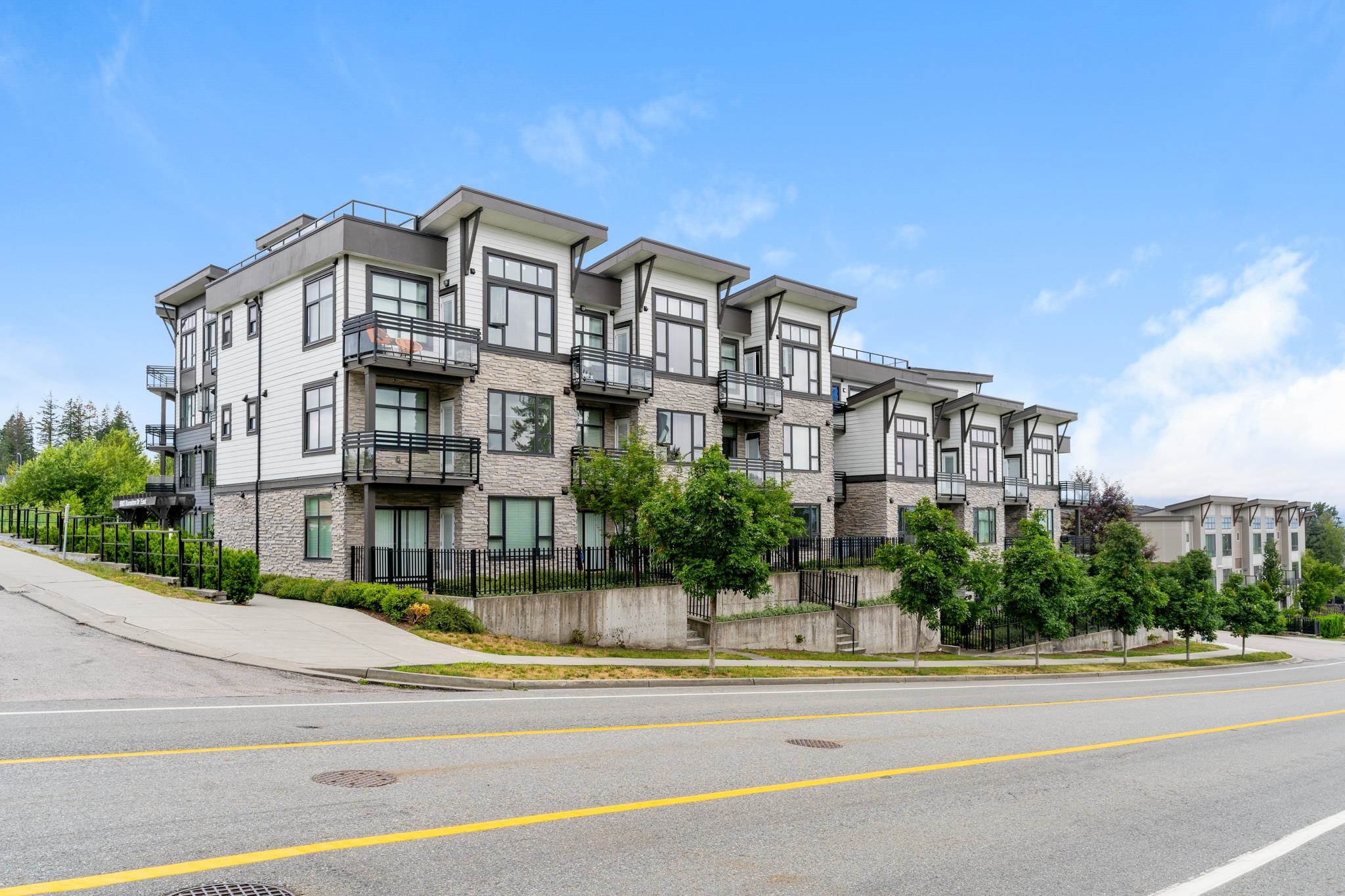 418-9983 Barnston Drive 2