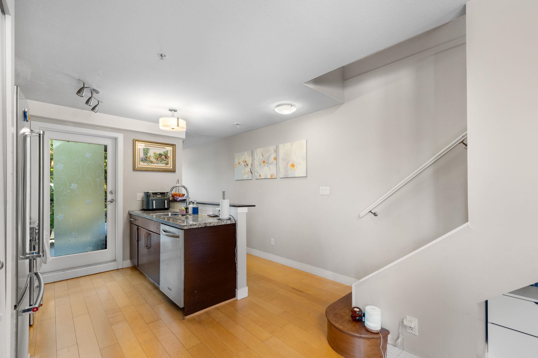 109-1855 Stainsbury Avenue 9