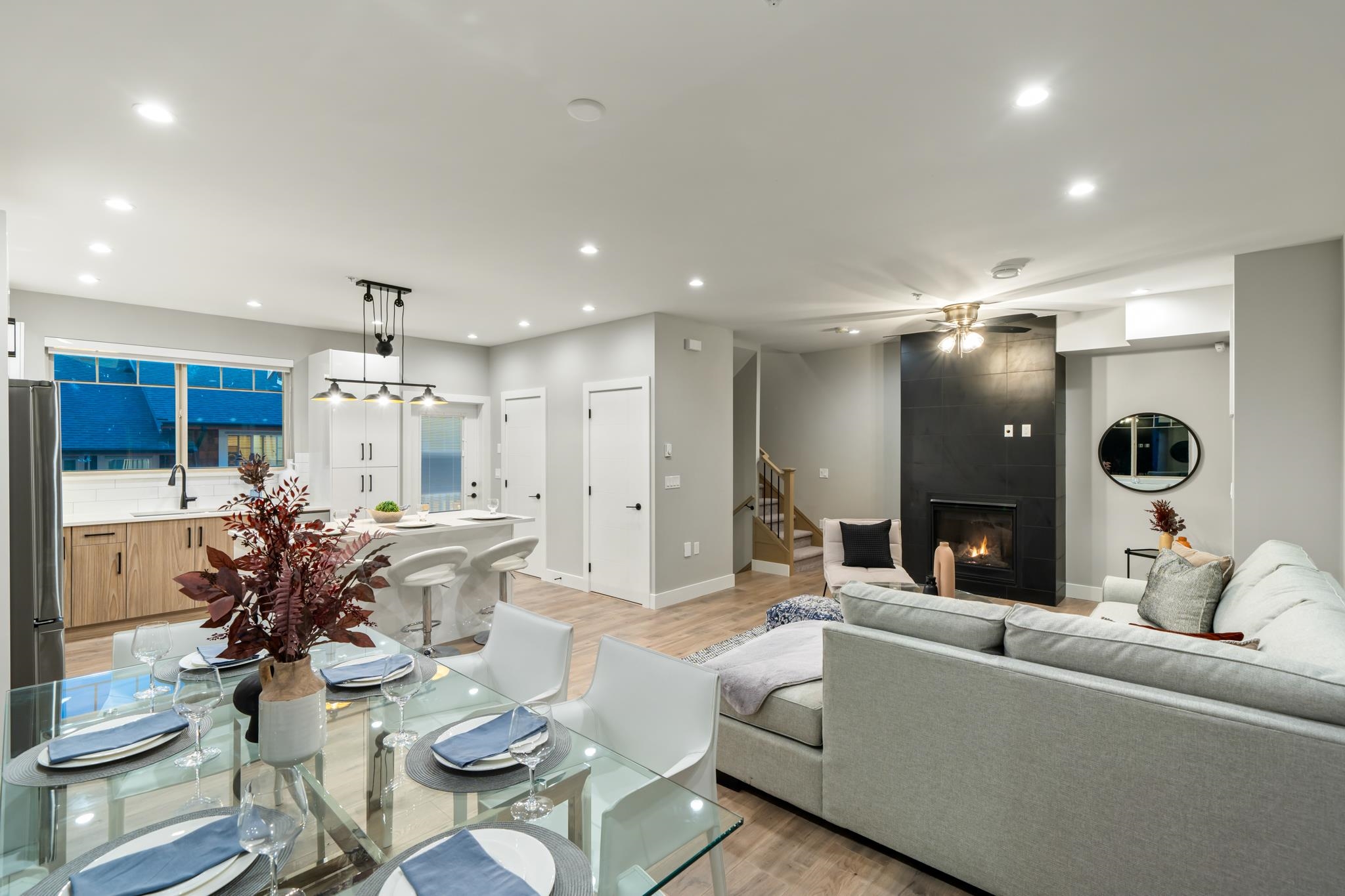 9-23710 133 Avenue 4