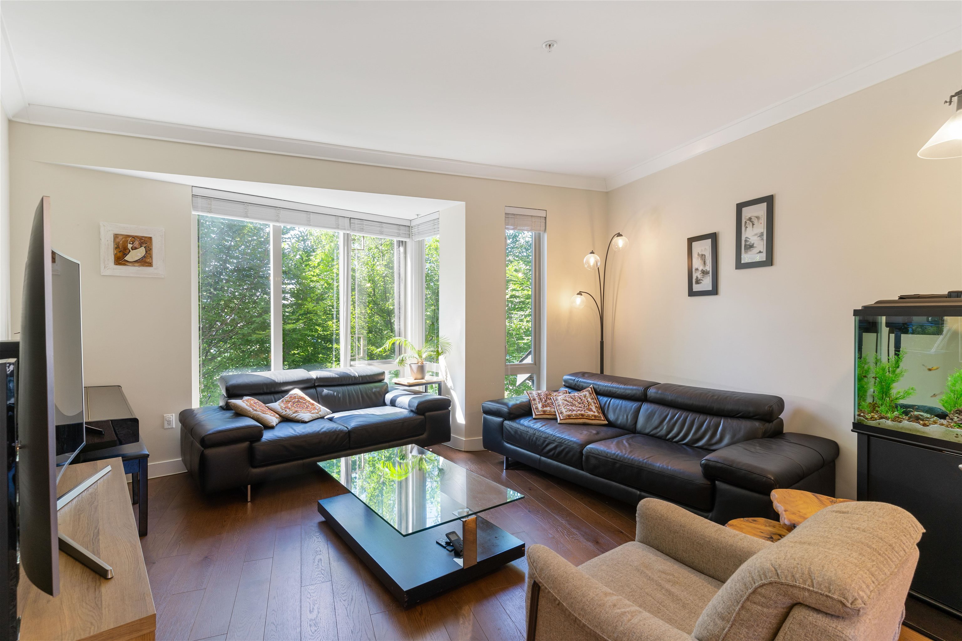 10-757 Orwell Street 9