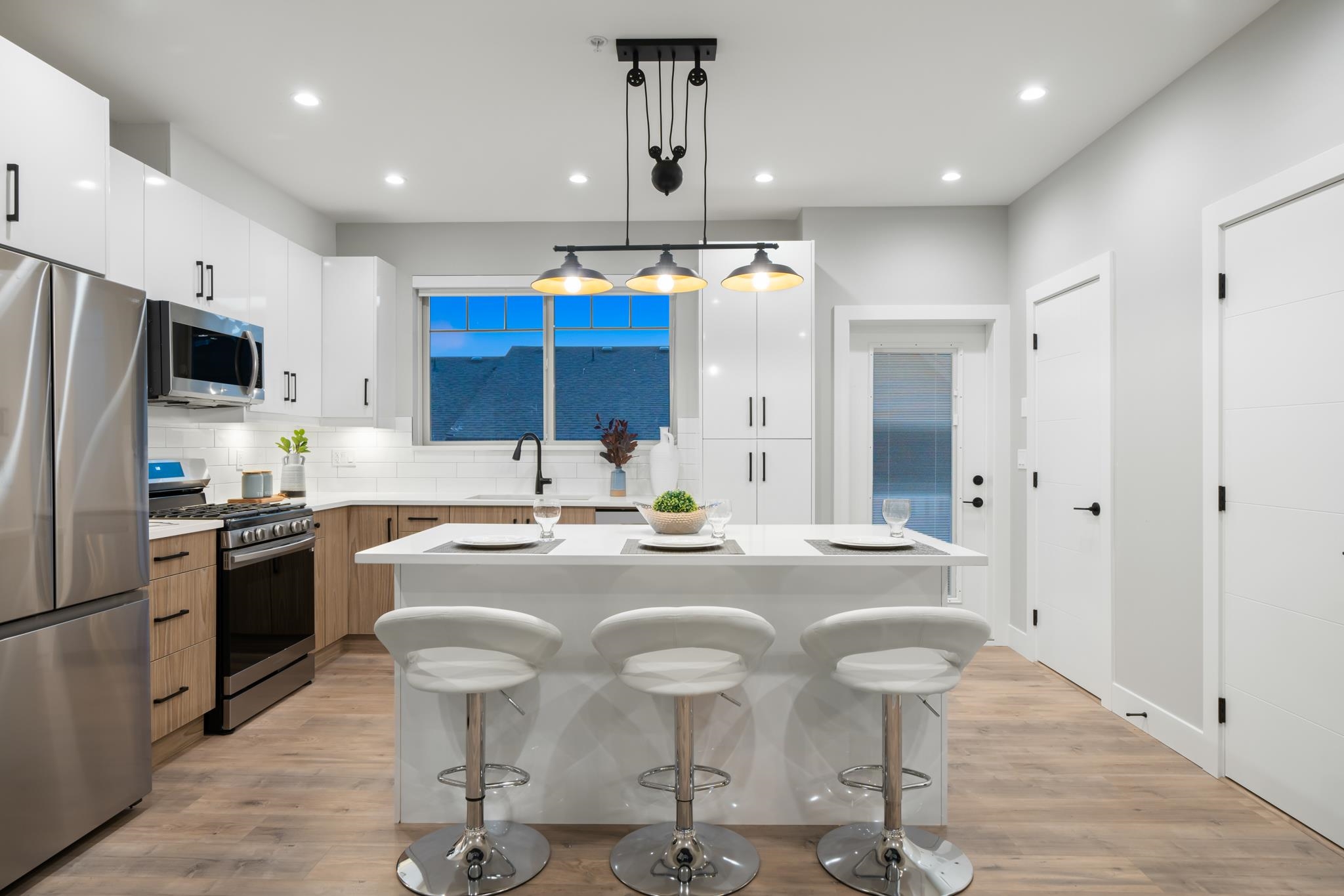 9-23710 133 Avenue 7