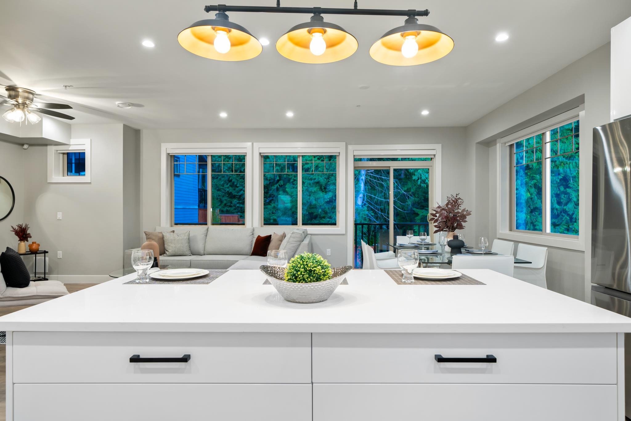 9-23710 133 Avenue 8