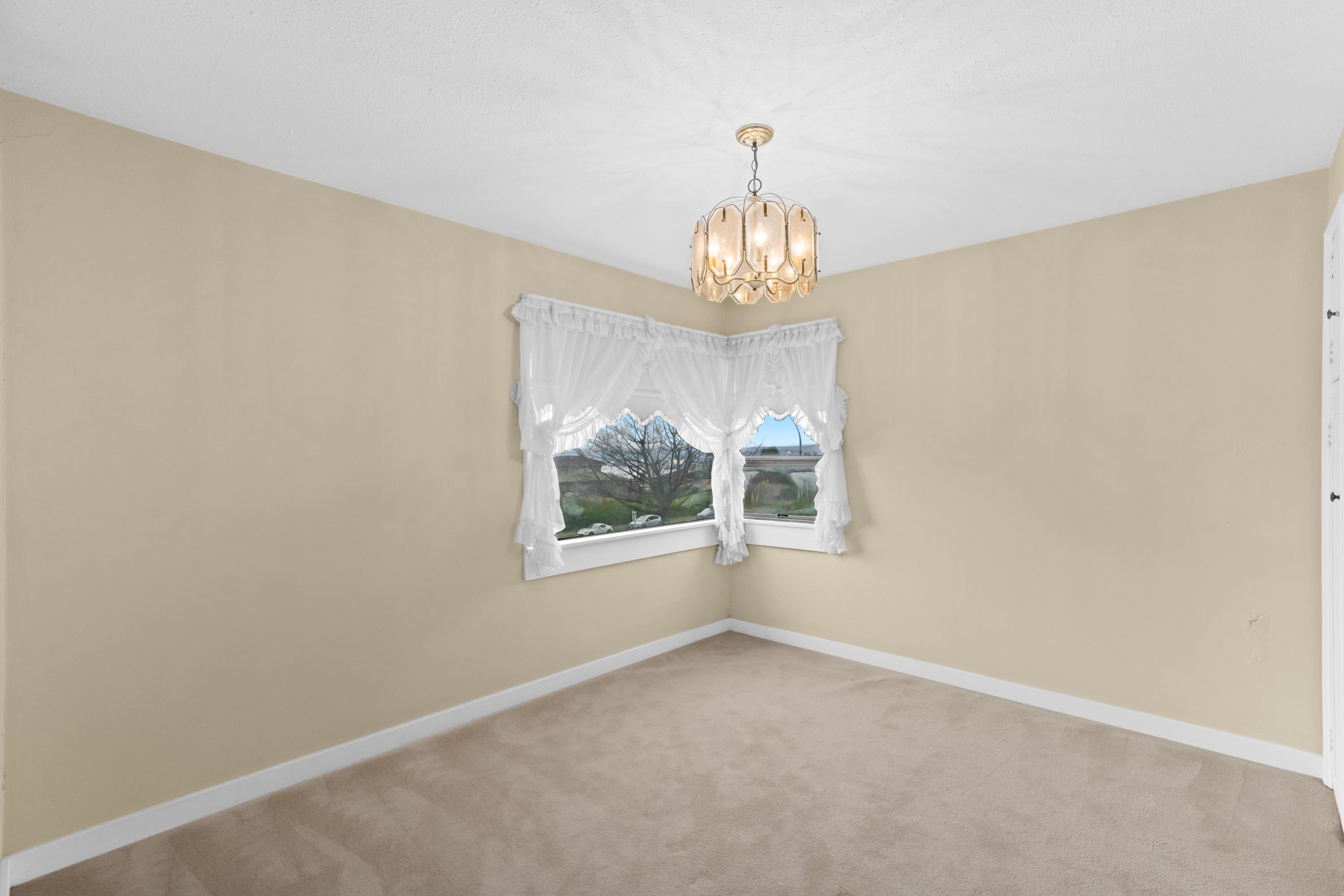 3710 Pandora Street 17
