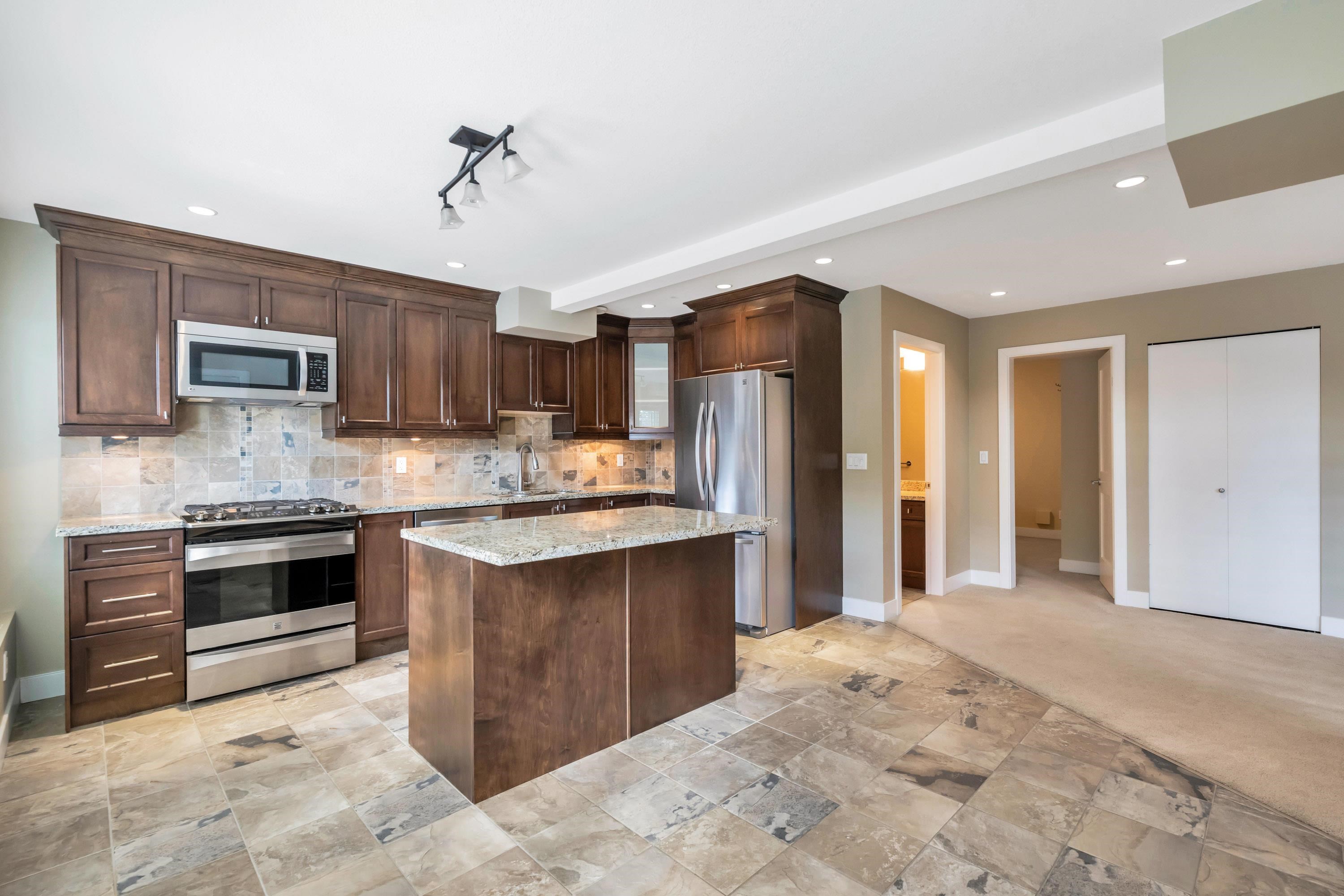 1412 Duchess Street 26