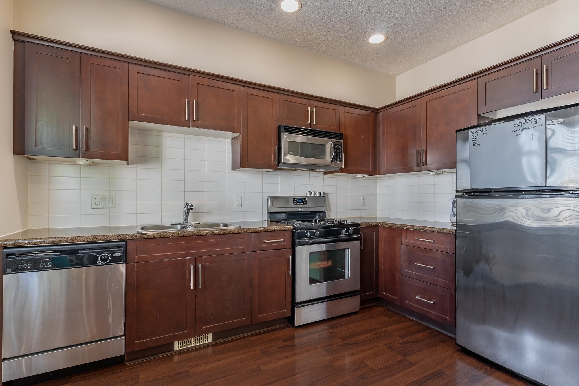 74-19551 66 Avenue 9