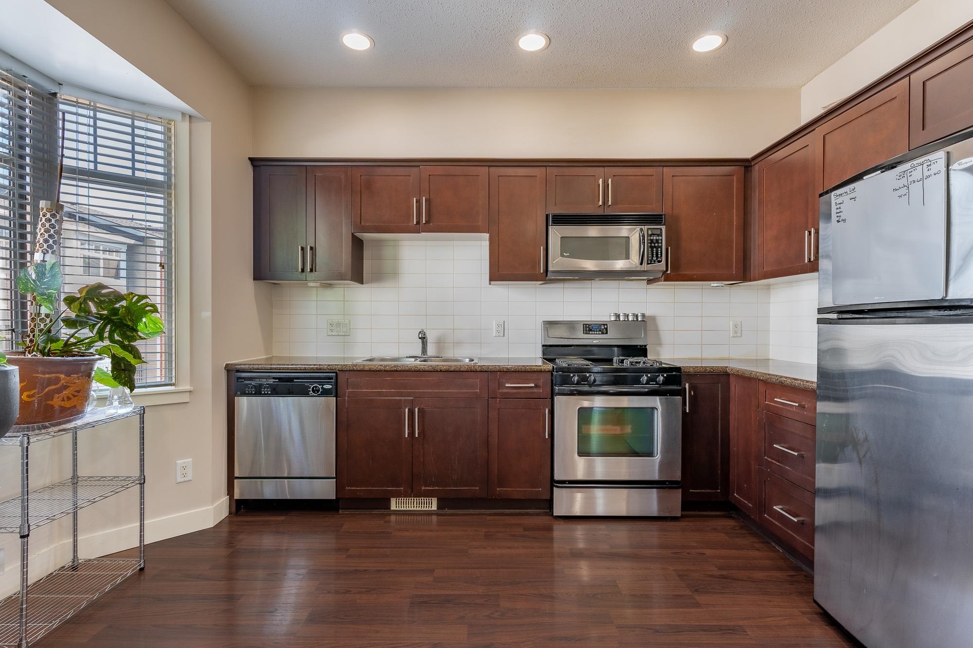 74-19551 66 Avenue 10