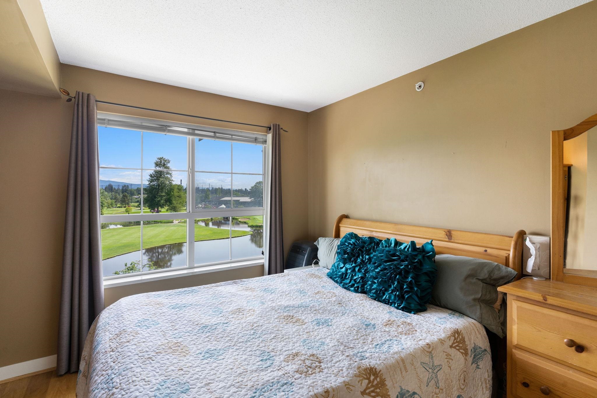 404-19677 Meadow Gardens Way 12
