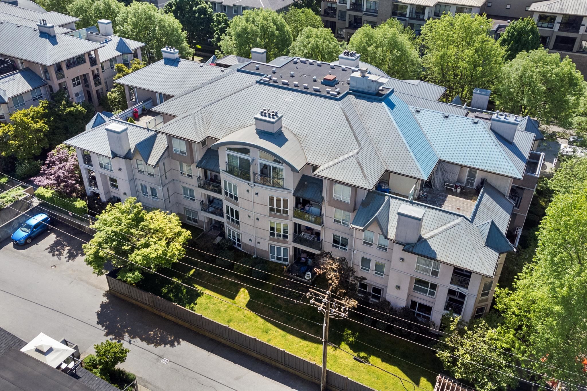 204-2437 Welcher Avenue 33