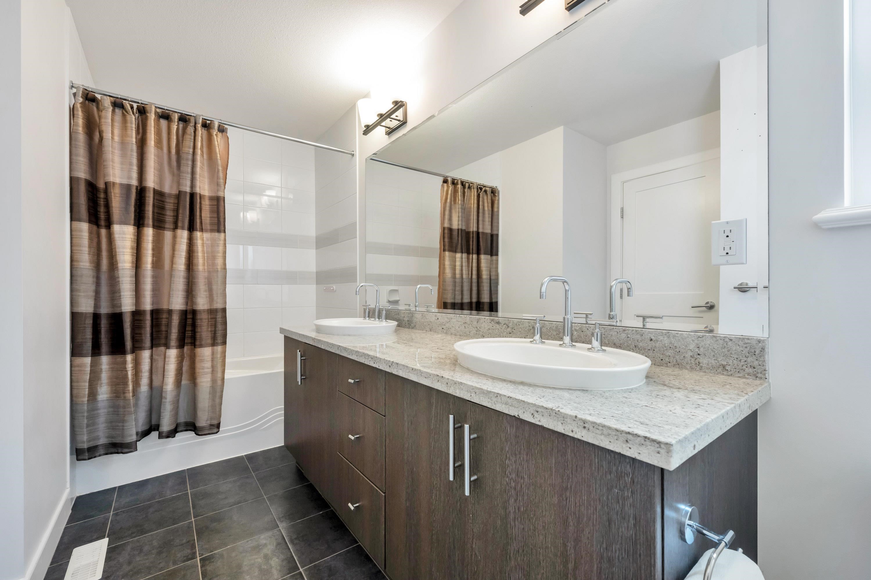 1412 Duchess Street 25