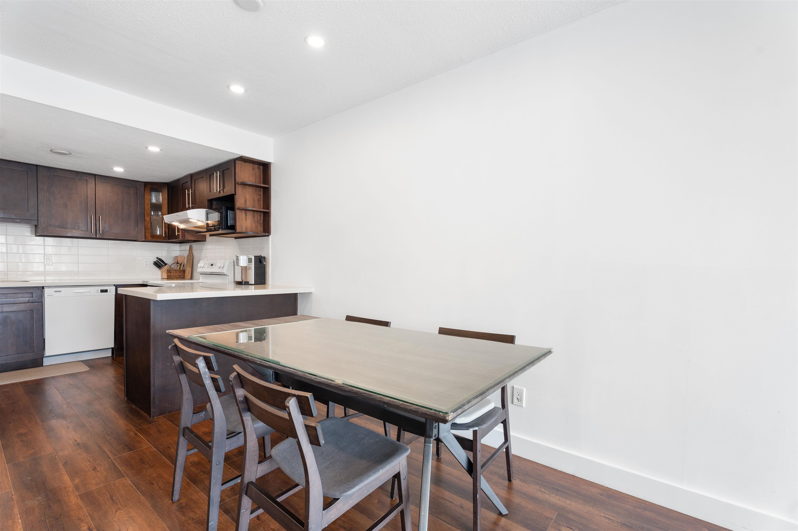 8-7311 Montecito Drive 9