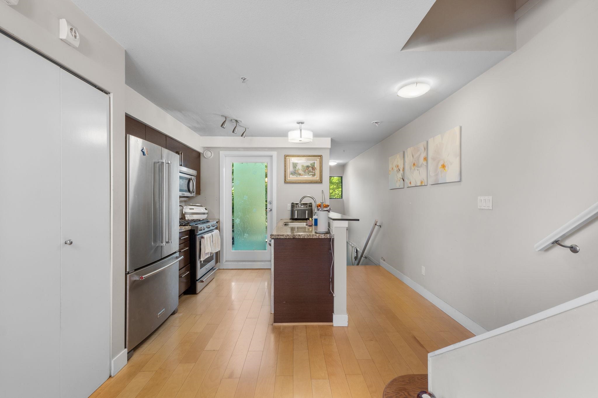 109-1855 Stainsbury Avenue 8