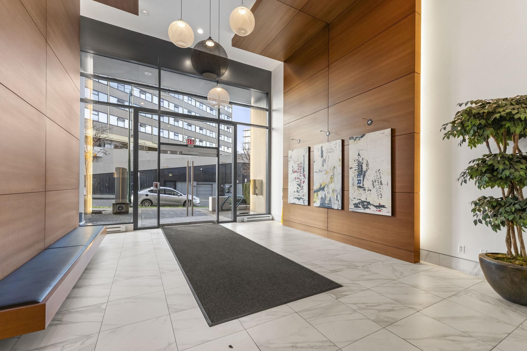 401 E 12TH AVENUE 19