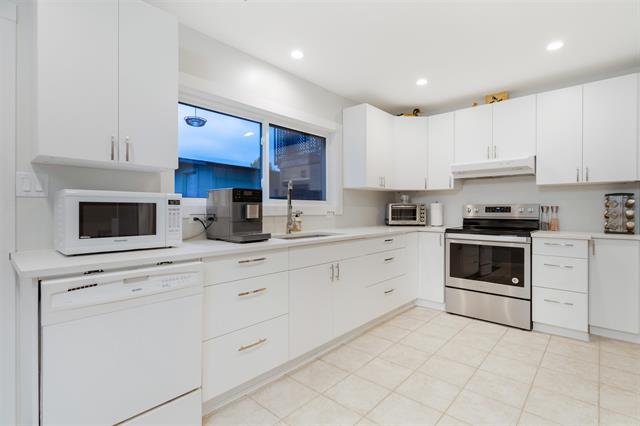 1029 WINDWARD DRIVE, BC V3C 4M5 25