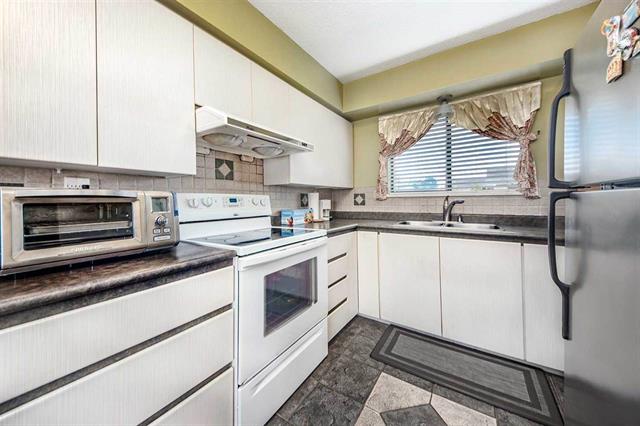 10640 ANGLESEA DRIVE, BC V7A 3B9 5