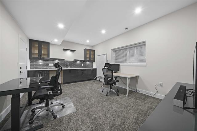 11289 238 STREET, BC V2W 1V4 34