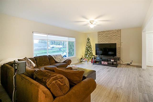 11632 243 STREET, BC V4R 1M1 5