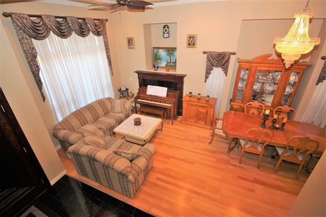 14171 64A AVENUE, BC V3W 1R5 2
