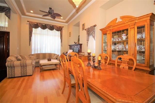 14171 64A AVENUE, BC V3W 1R5 5