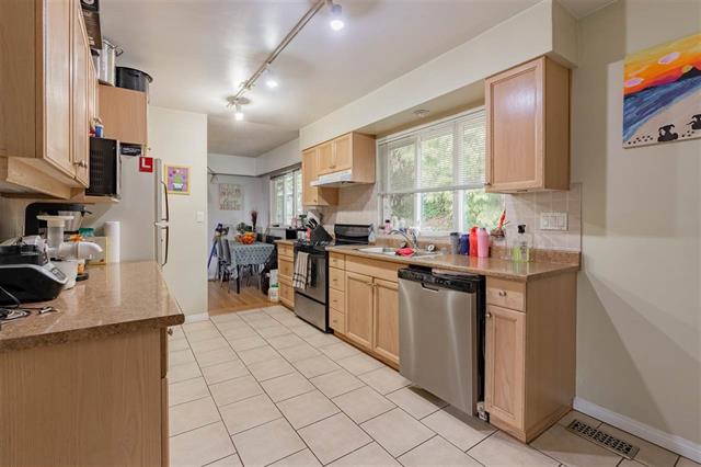1660 SHERIDAN AVENUE, BC V3K 1X3 19