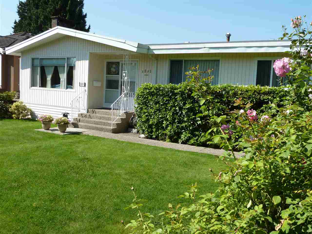 1891 SPERLING AVENUE, BC V5B 4K4