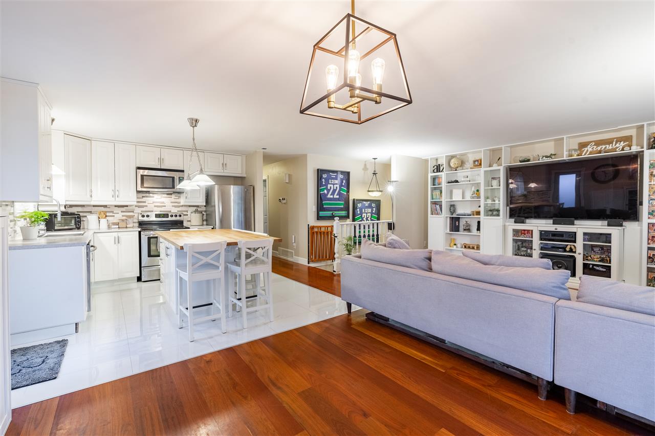 1944 PRAIRIE AVENUE, BC V3B 1V4