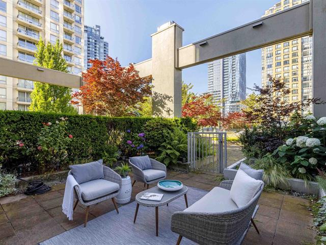 202 1238 RICHARDS STREET, BC V6B 6M6 12
