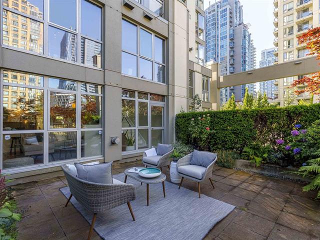 202 1238 RICHARDS STREET, BC V6B 6M6 14