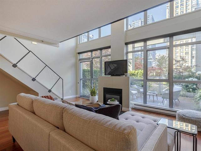 202 1238 RICHARDS STREET, BC V6B 6M6 9