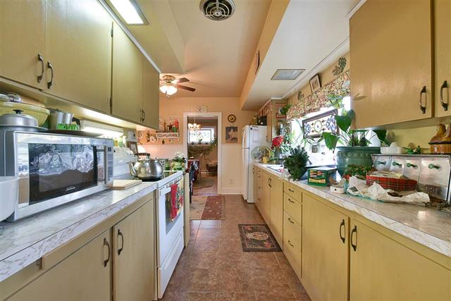 21571 121 AVENUE, BC V2X 3S5 2