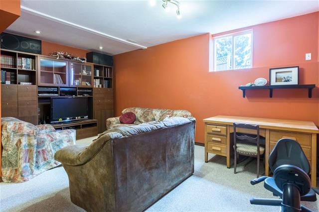 22790 HOLYROOD AVENUE, BC V2X 6E7 11