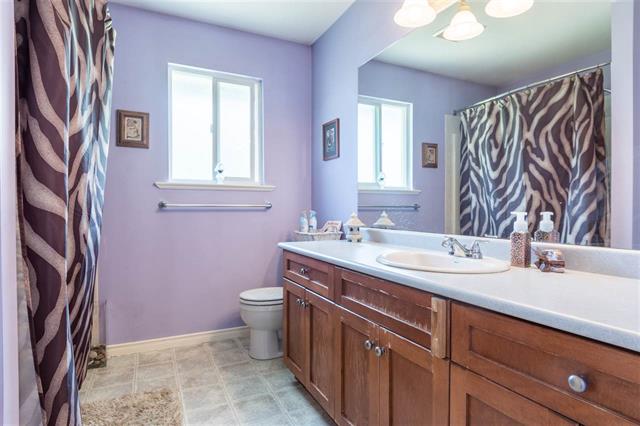 22790 HOLYROOD AVENUE, BC V2X 6E7 5