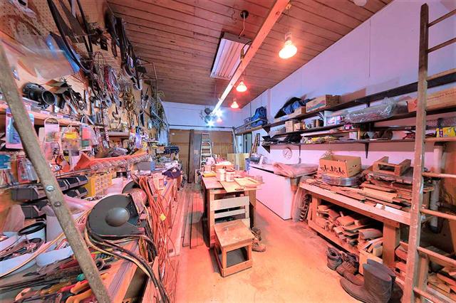 24039 ROBERTSON CRESCENT, BC V2Z 2L5 18