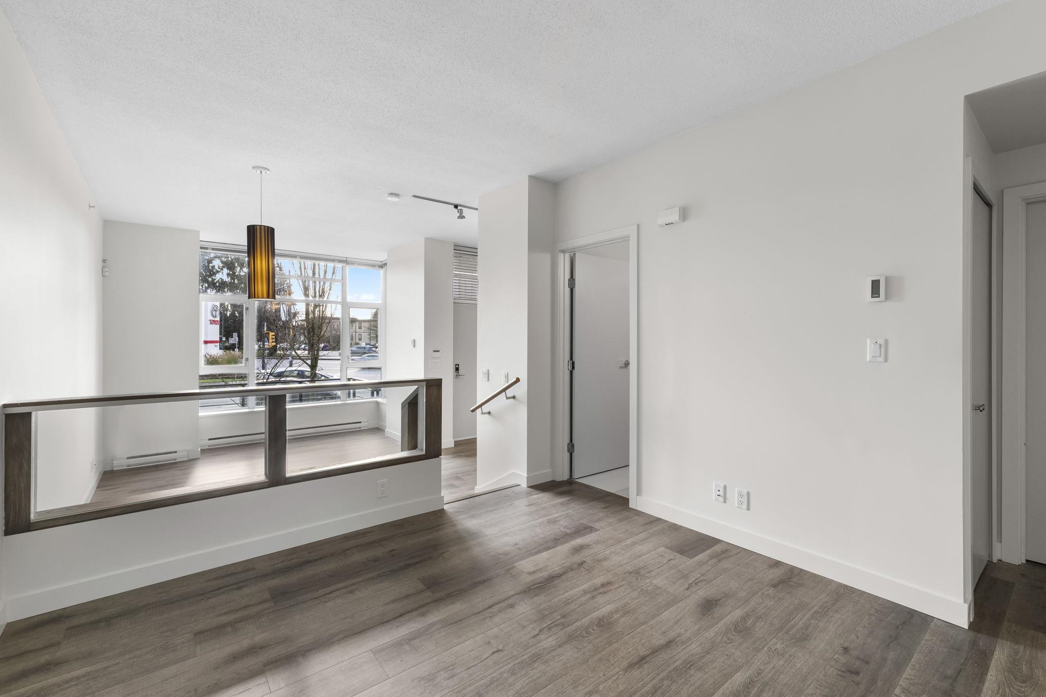 401 E 12TH AVENUE 14