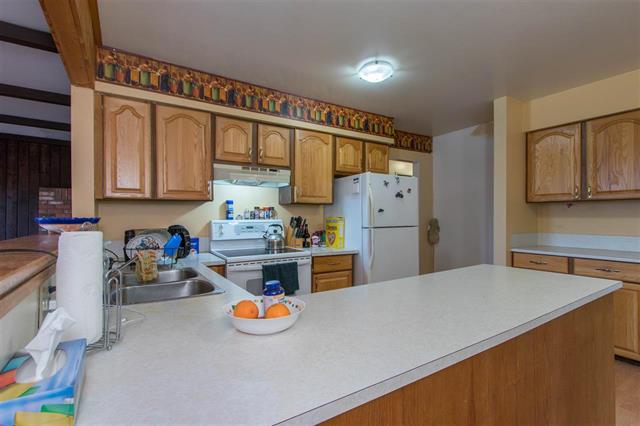 27831 110 AVENUE, BC V2W 1P6 4