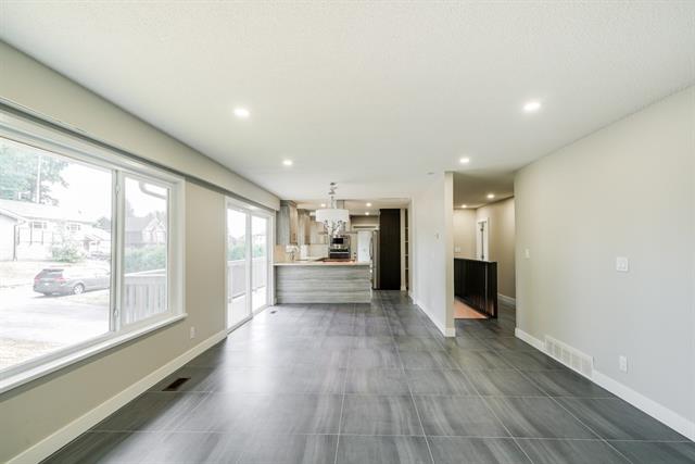 2954 PINNACLE STREET, BC V3C 3S9 3