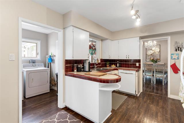 33841 VICTORY BOULEVARD, BC V2S 1S7 8