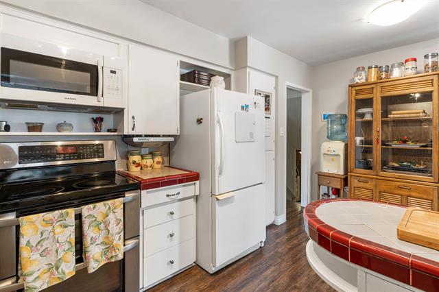 33841 VICTORY BOULEVARD, BC V2S 1S7 9