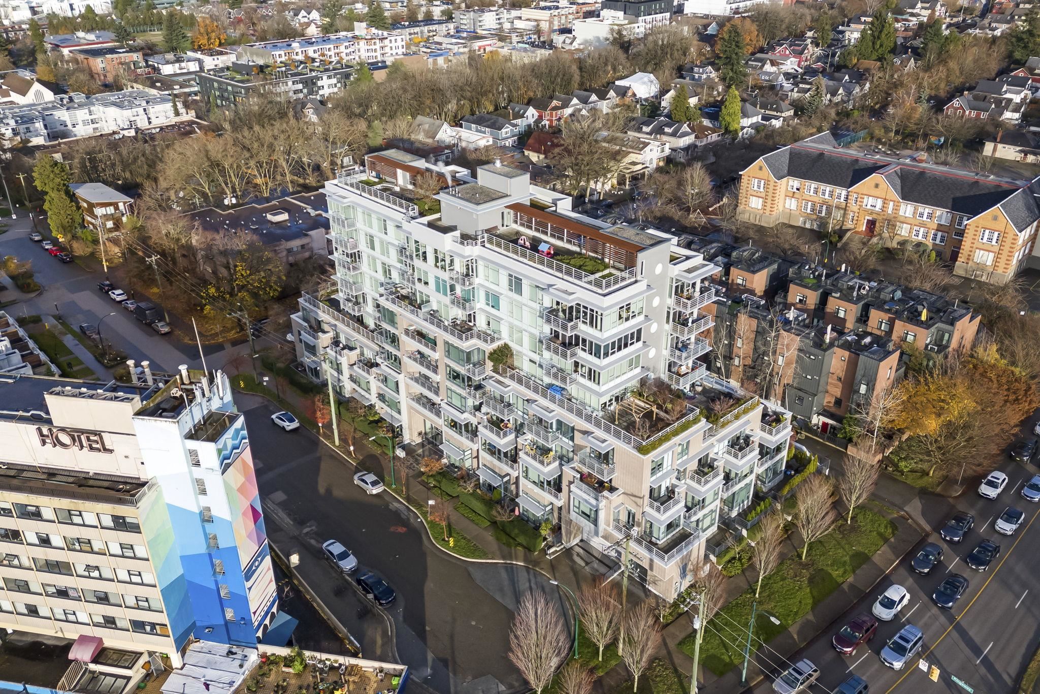 401 E 12TH AVENUE 22