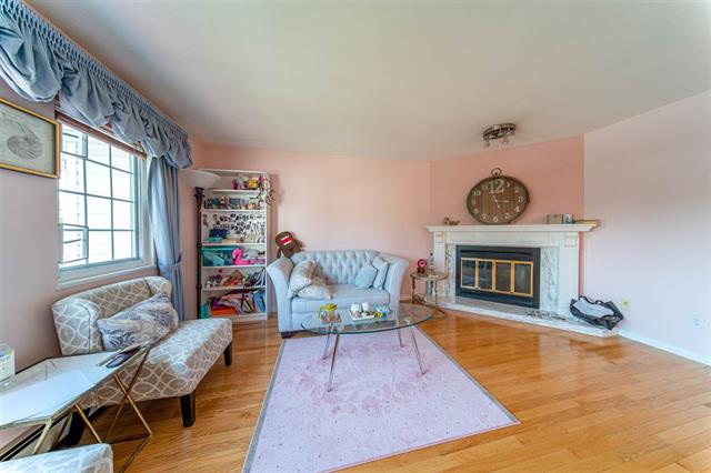 4967 RUMBLE STREET, BC V5J 2B3 4