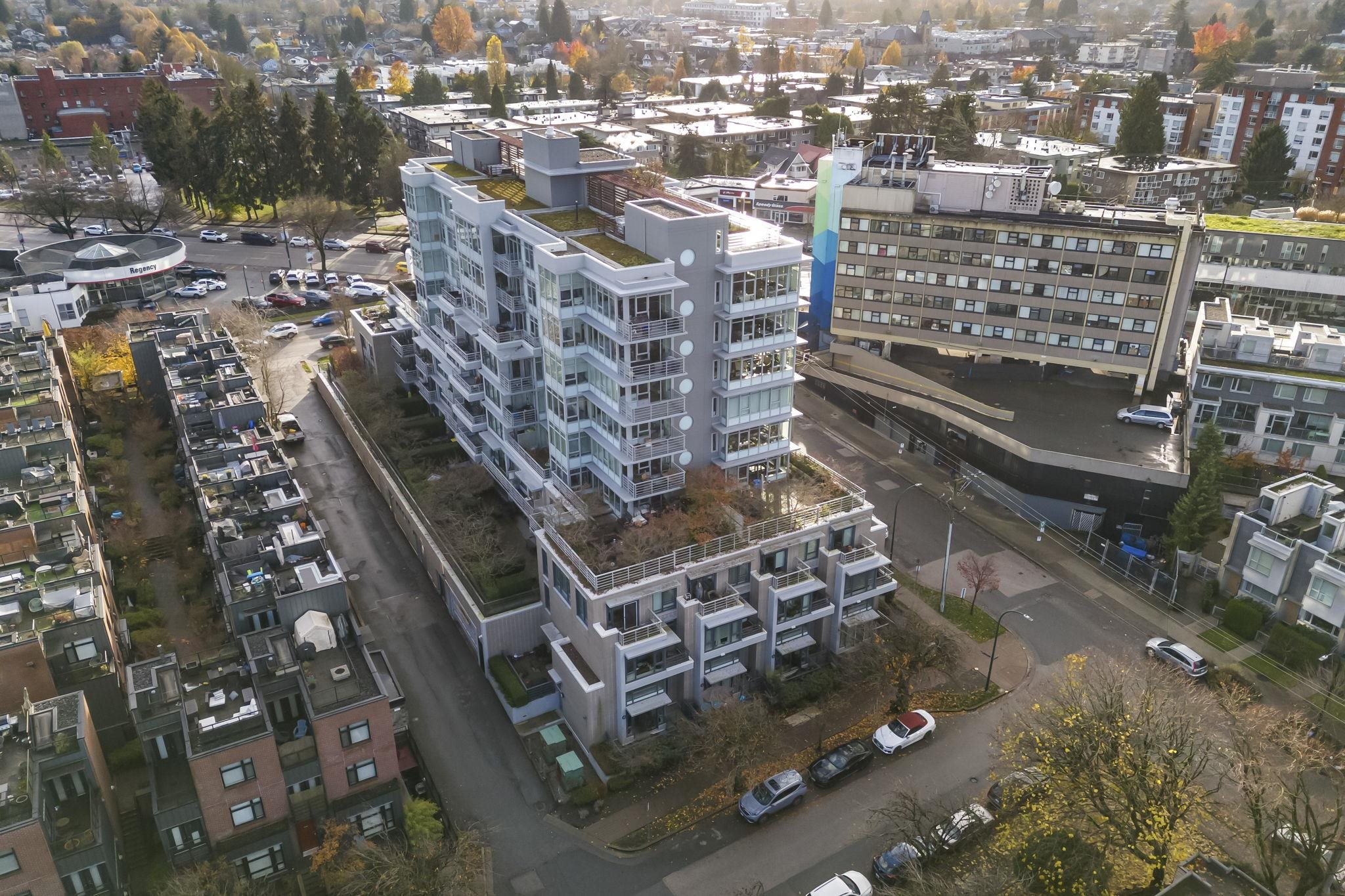 401 E 12TH AVENUE 21