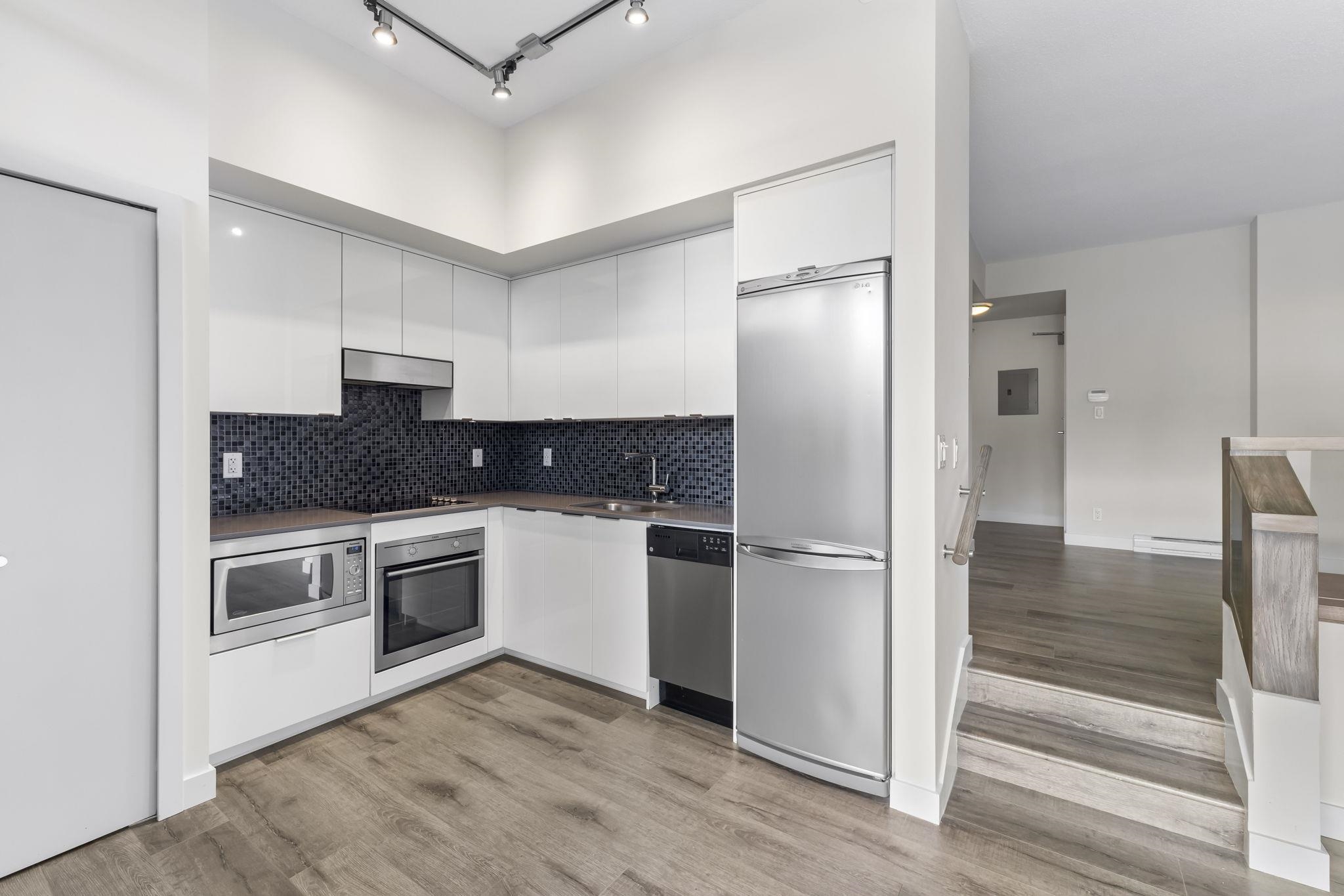 401 E 12TH AVENUE 12