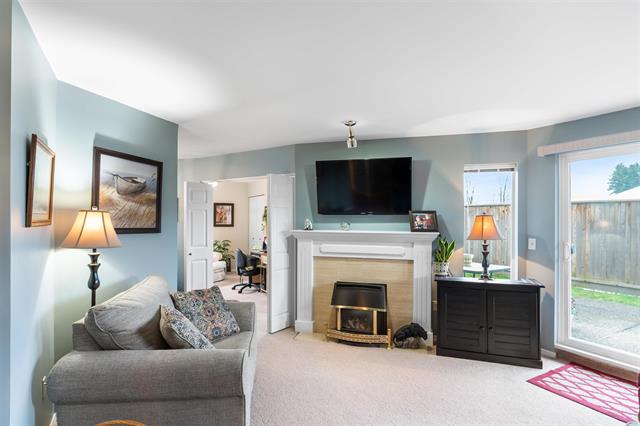 106 32669 GEORGE FERGUSON WAY, BC V2T 4E4 5