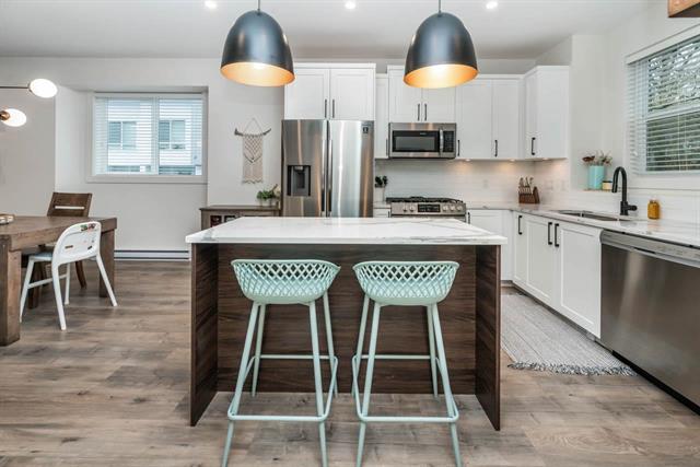 11 27640 LANTERN AVENUE, BC V4X 0C3 12